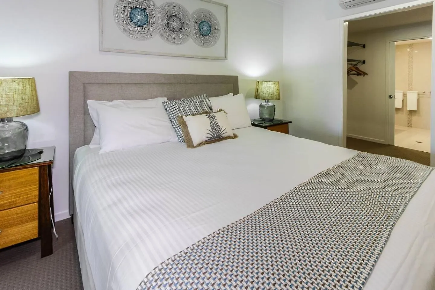 Aqua Aura - Bask In Beachfront Living Palm Cove