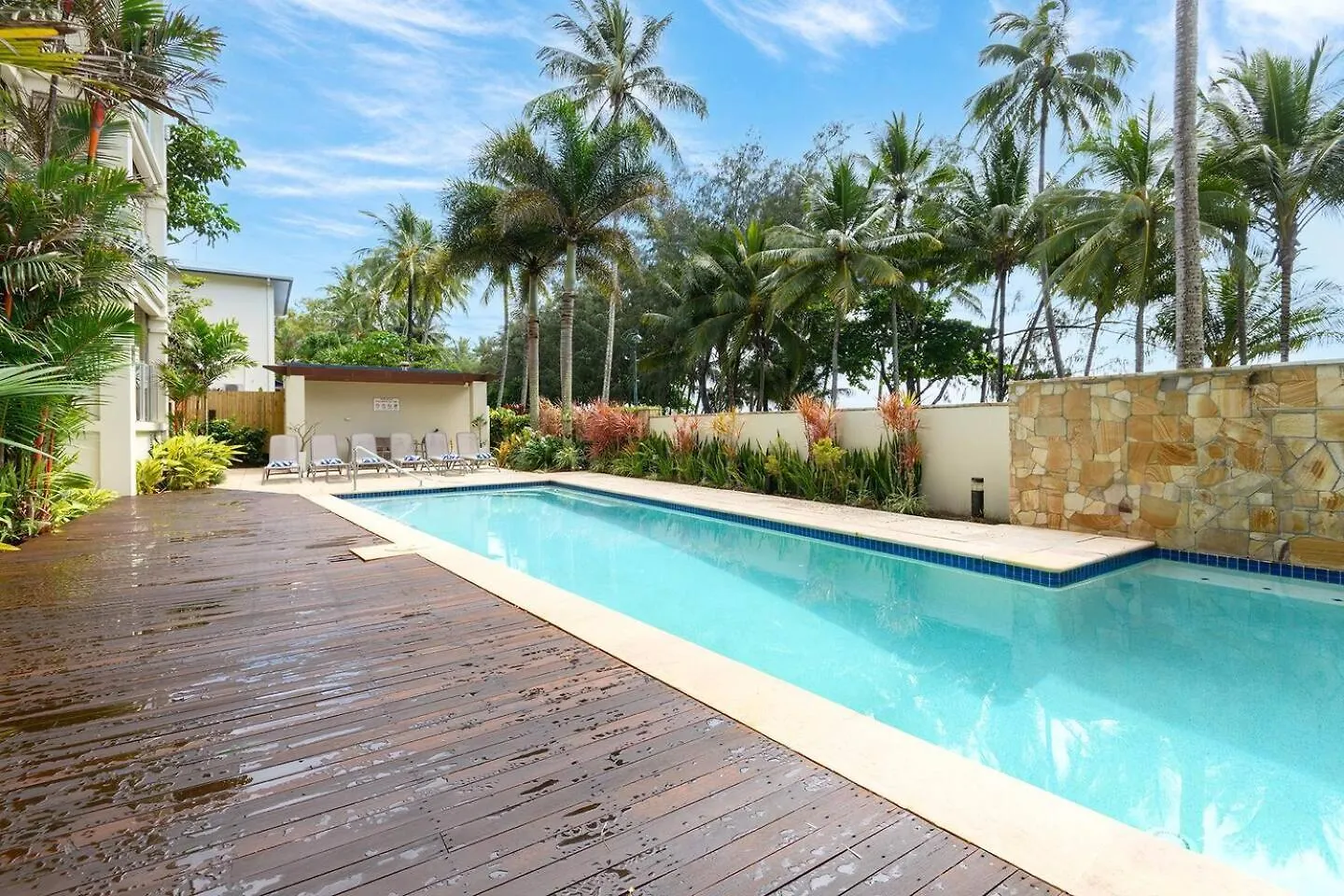 Aqua Aura - Bask In Beachfront Living Palm Cove 0*,
