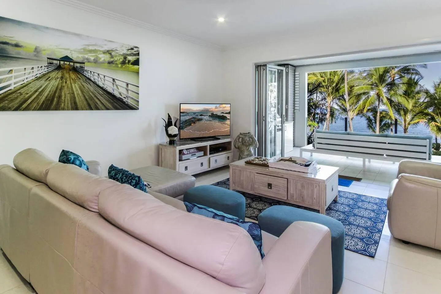Aqua Aura - Bask In Beachfront Living Palm Cove 0*,