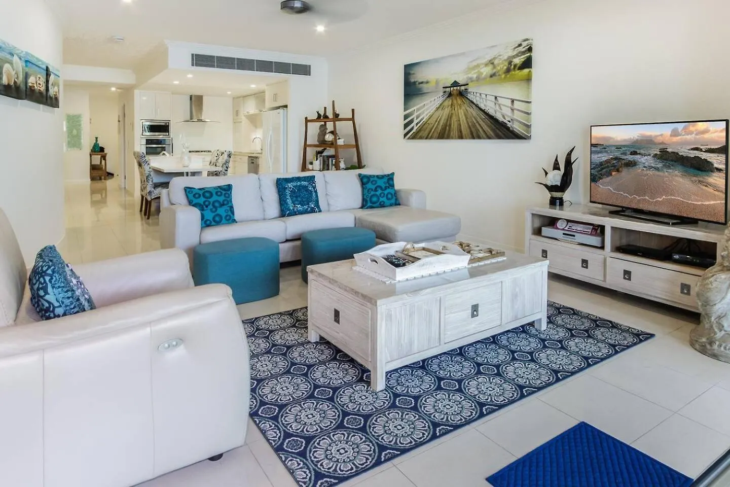 Aqua Aura - Bask In Beachfront Living Palm Cove Australia